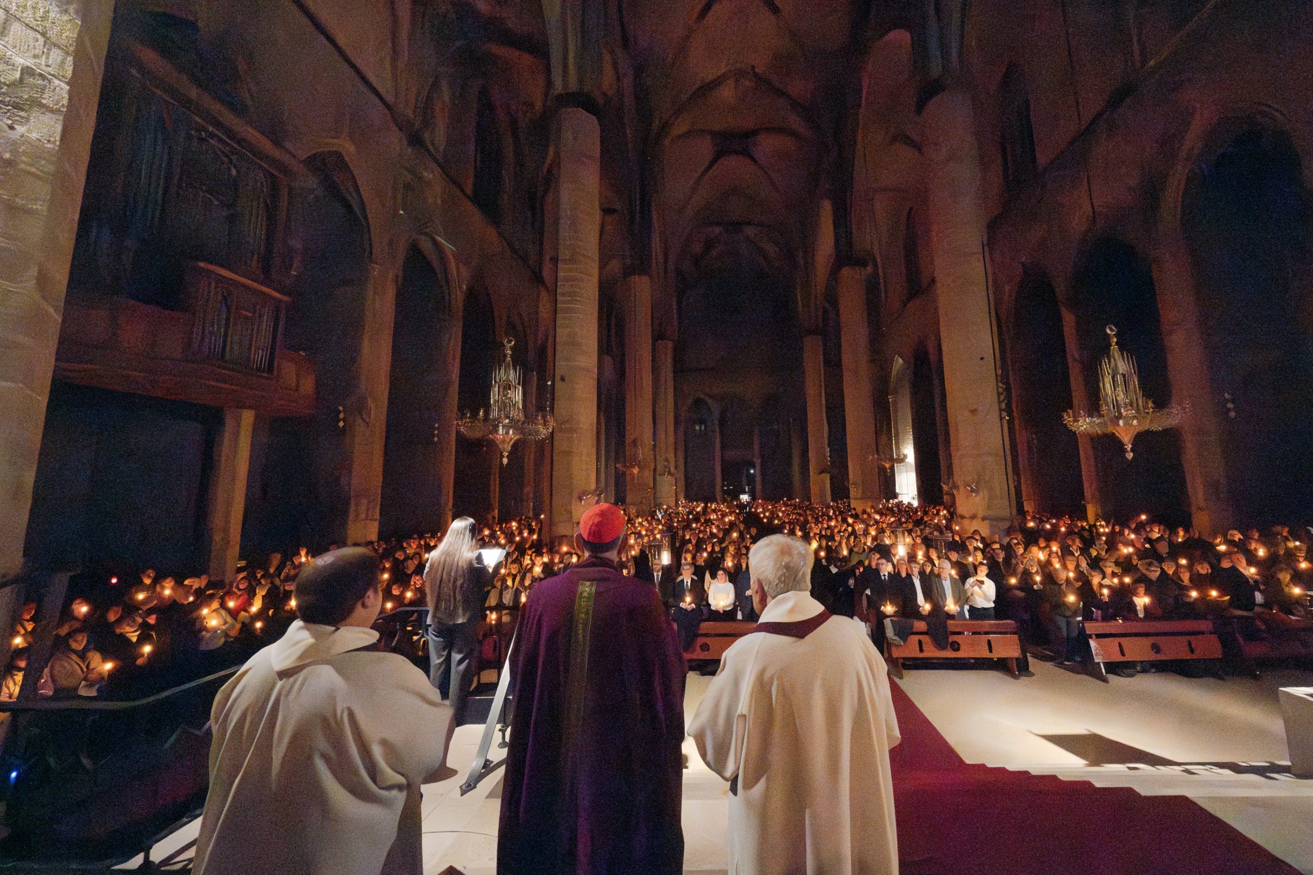 Article a "Catalunya Religió" sobre la Missa dels Difunts | © Agustí Codinach